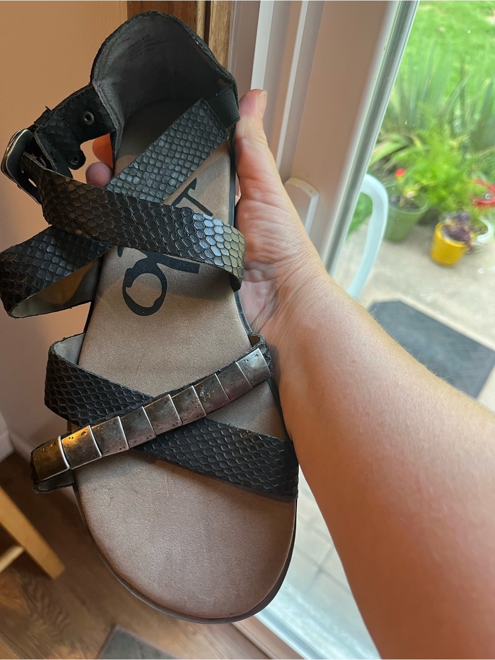 Otbt sandals black leather 
Lizard print/ metal strappy flat 8.5
